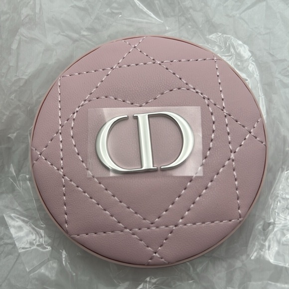 Dior Beauty Double Mirror Silver Logo Pink Quilted Hearth Shape ❤️ NIB Limited - Picture 3 of 14